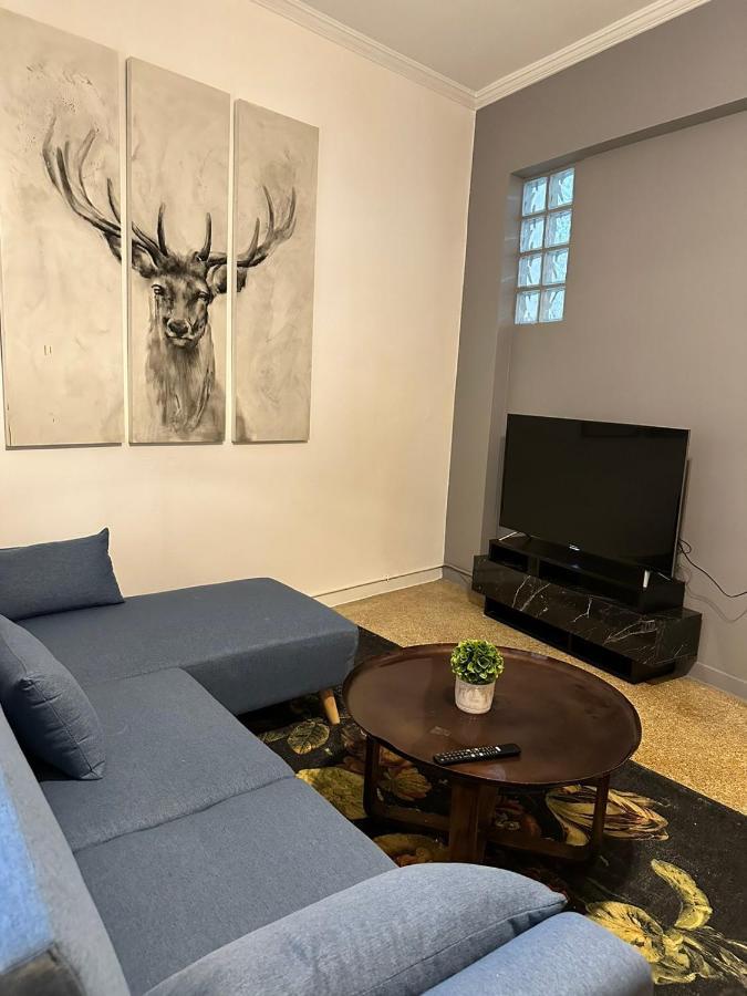 Cozy Apartment At Gazi Square Athén Kültér fotó
